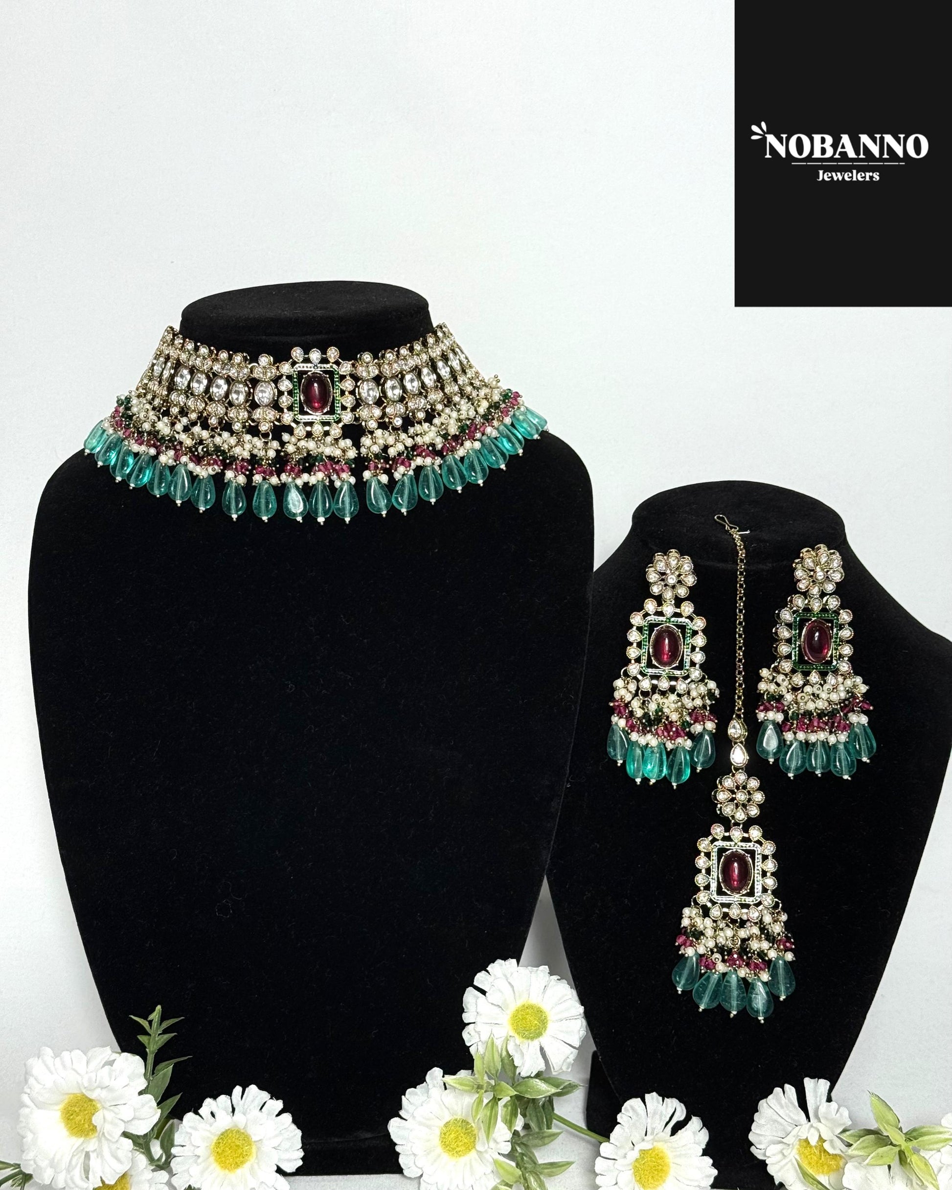 Handcrafted Kundan Choker set/Indian  Jewelry Set/ High Quality Kundan 4 Piece Set.