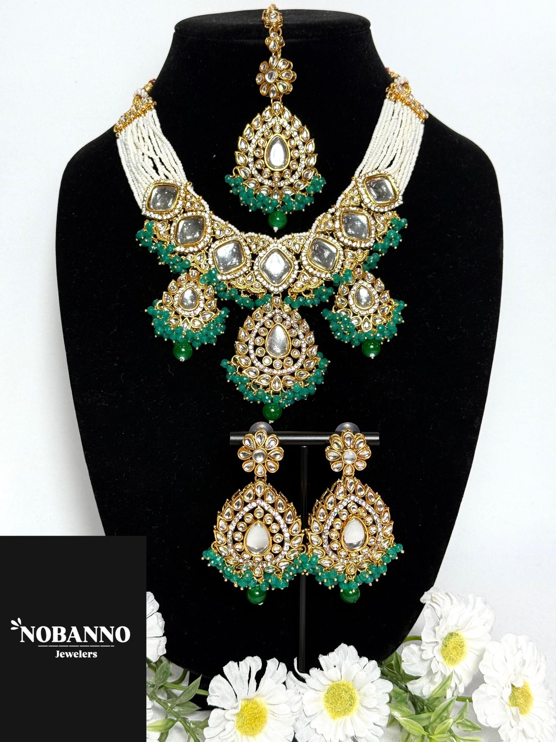 Handcrafted Kundan Choker set/Indian  Jewelry Set/ High Quality Kundan 4 Piece Set.