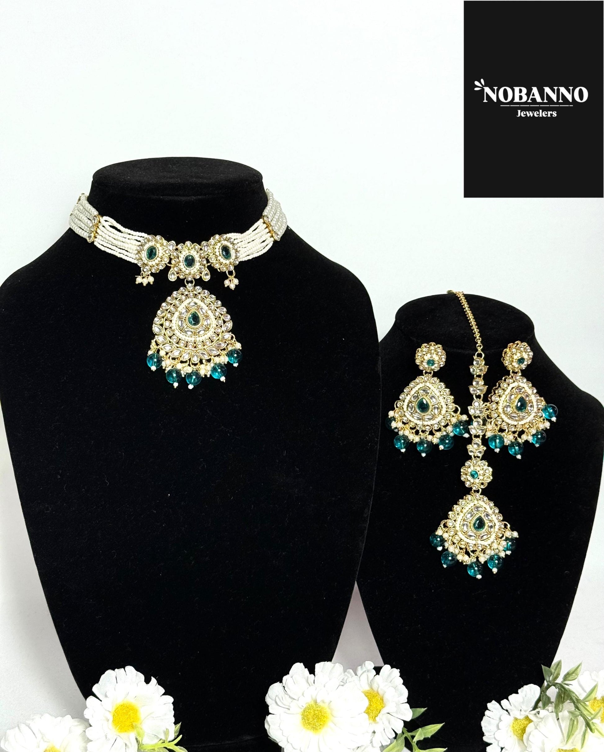 Handcrafted Kundan Choker set/Indian  Jewelry Set/ High Quality Kundan 4 Piece Set.