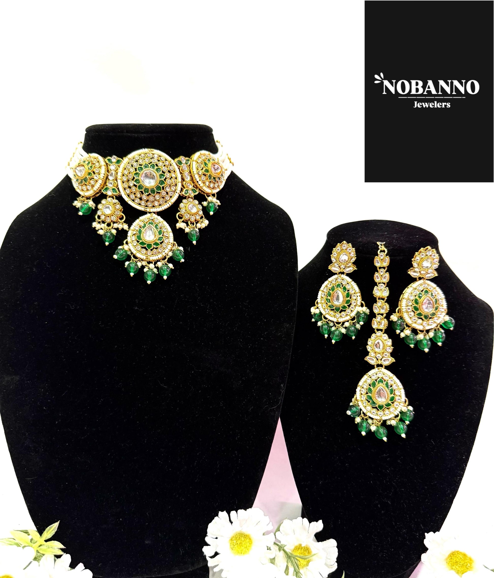 Handcrafted Kundan Choker set/Indian  Jewelry Set/ High Quality Kundan 4 Piece Set.