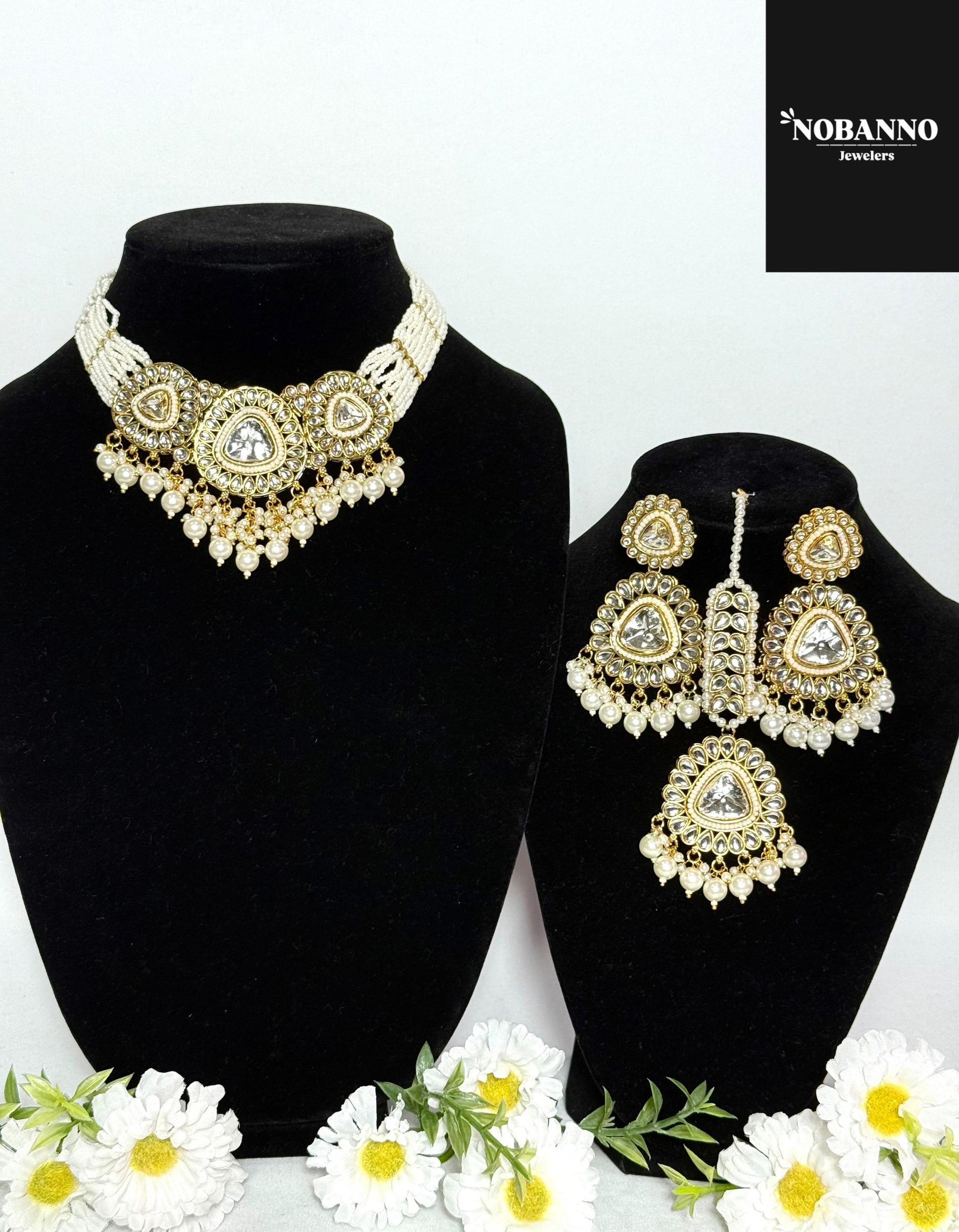Handcrafted Kundan Choker set/Indian  Jewelry Set/ High Quality Kundan 4 Piece Set.