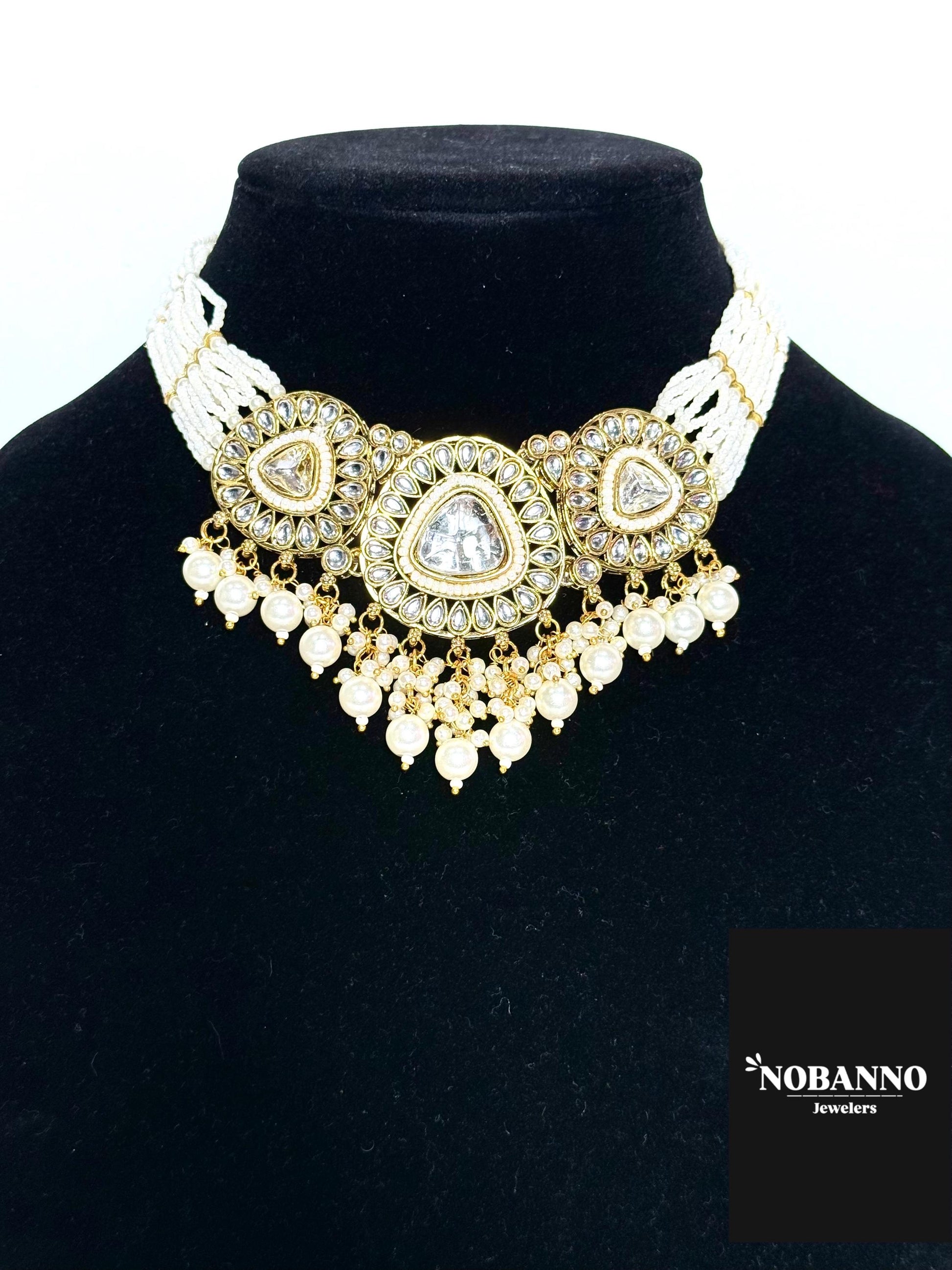 Handcrafted Kundan Choker set/Indian  Jewelry Set/ High Quality Kundan 4 Piece Set.
