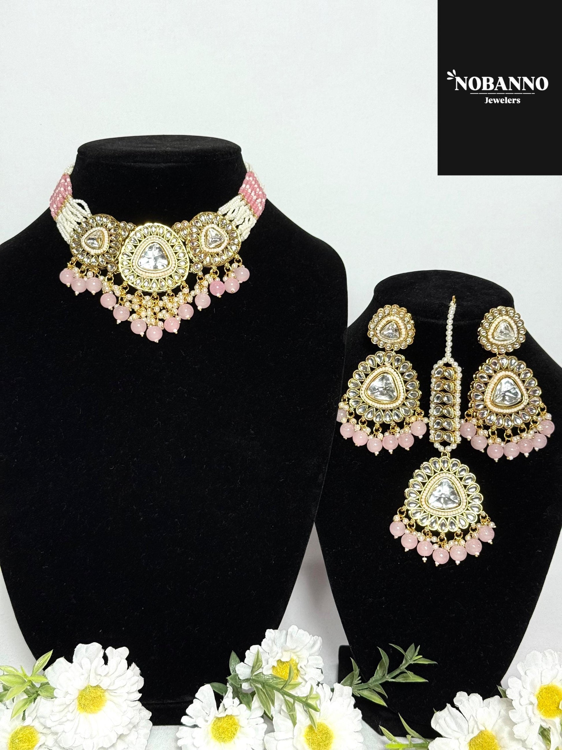 Handcrafted Kundan Choker set/Indian  Jewelry Set/ High Quality Kundan 4 Piece Set.