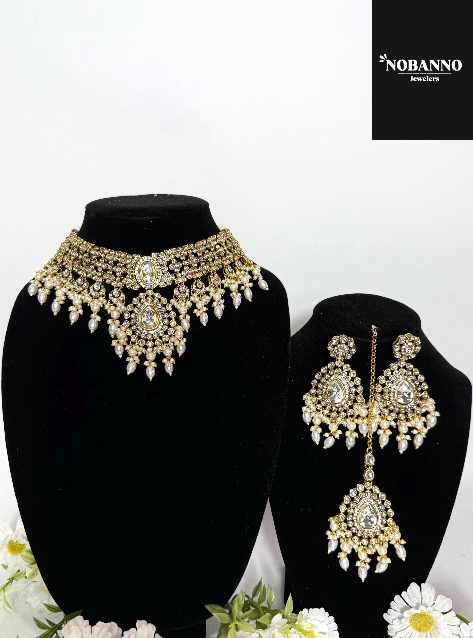 Handcrafted Kundan Choker set/Indian  Jewelry Set/ High Quality Kundan 4 Piece Set.